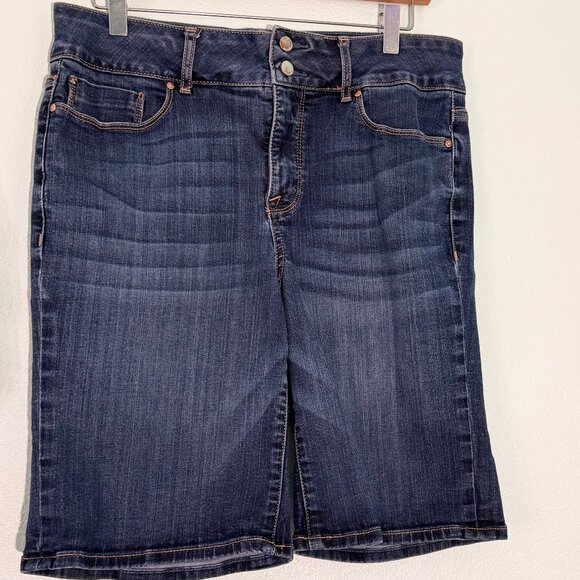 Seven7 Tummyless Jean Shorts Size 12 - Picture 1 of 7